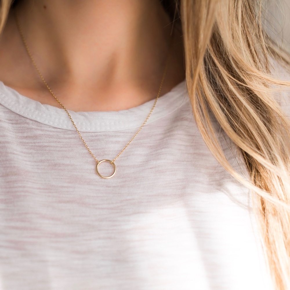 Circle Necklace | 14k Gold Plated - Picture 4 of 8